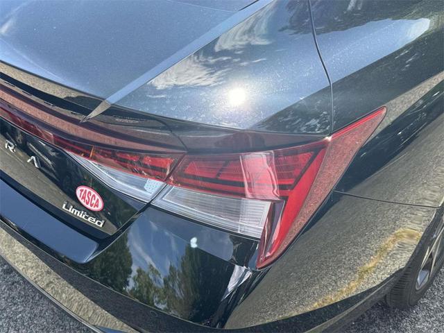 Photo of 2023 Phantom Black Hyundai ELANTRA