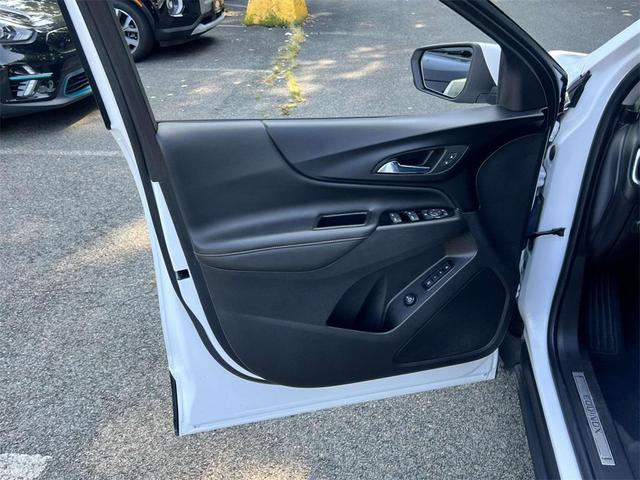 Photo of 2022 Summit White Chevrolet Equinox