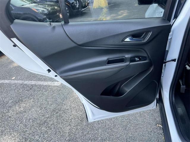 Photo of 2022 Summit White Chevrolet Equinox