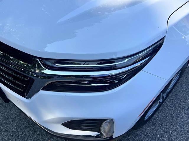 Photo of 2022 Summit White Chevrolet Equinox