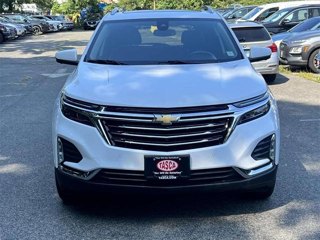 Photo of 2022 Summit White Chevrolet Equinox