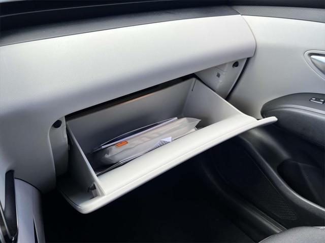 Photo of 2022 Shimmering Silver Hyundai TUCSON