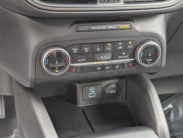 Photo of 2023 Iconic Silver Metallic Ford Escape