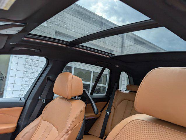 Photo of 2019 Phytonic Blue Metallic BMW X5