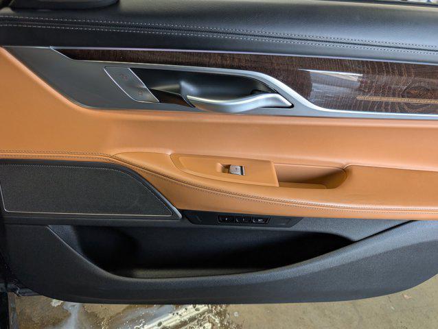 Photo of 2022 Carbon Black Metallic BMW 740