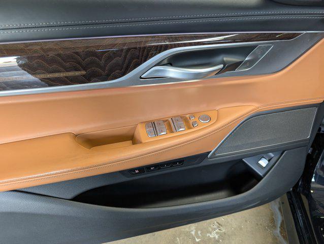 Photo of 2022 Carbon Black Metallic BMW 740
