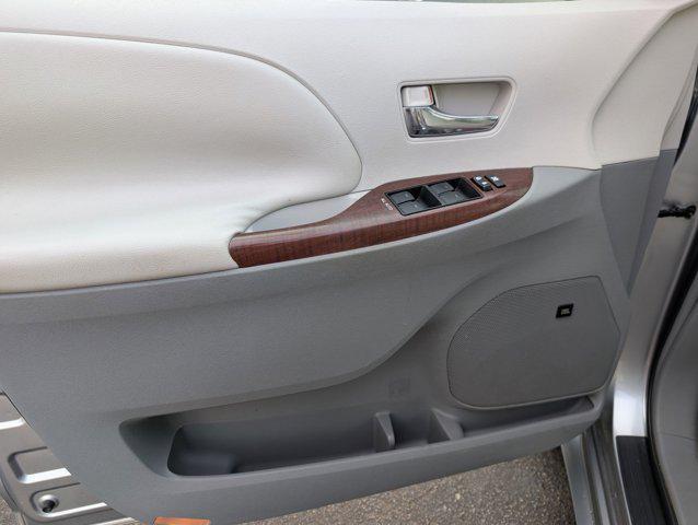 Photo of 2011 Silver Sky Metallic Toyota Sienna