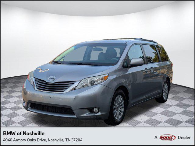 Photo of 2011 Silver Sky Metallic Toyota Sienna