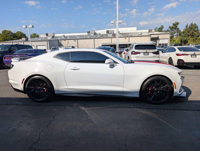 Photo of 2019 Summit White Chevrolet Camaro