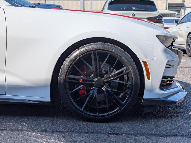 Photo of 2019 Summit White Chevrolet Camaro