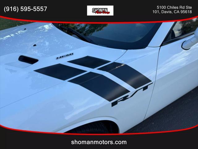 Photo of 2013 Bright White Clearcoat Dodge Challenger