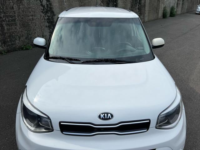 Photo of 2018 White Kia Soul