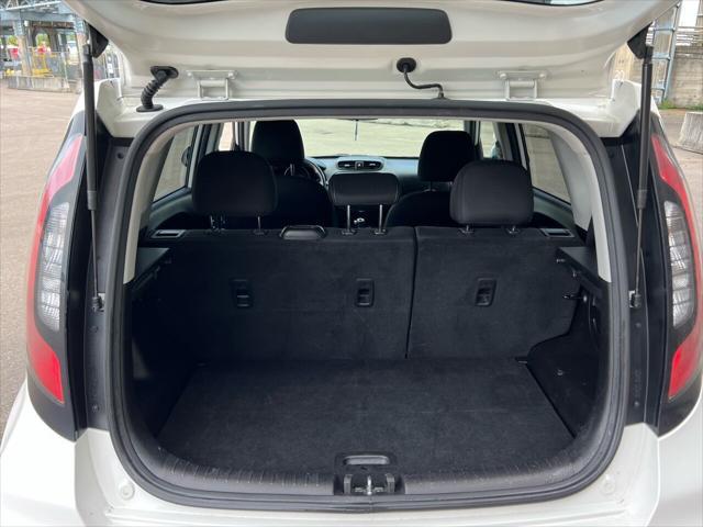 Photo of 2018 White Kia Soul
