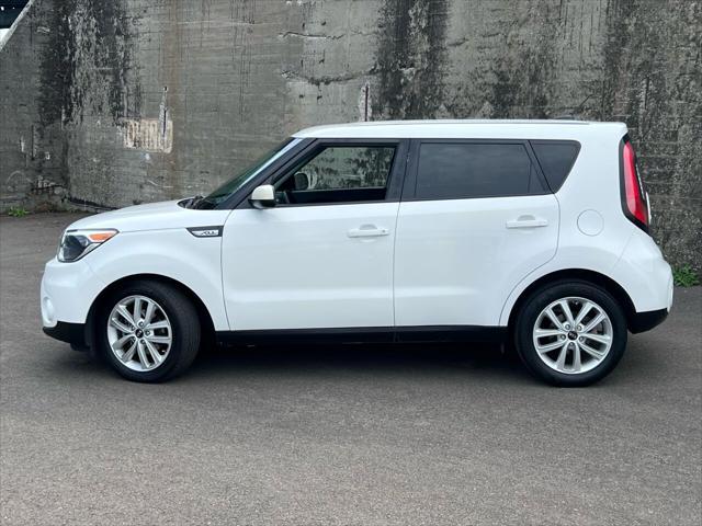 Photo of 2018 White Kia Soul