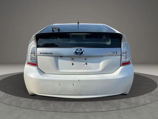 Photo of 2013 White Toyota Prius Plug-in