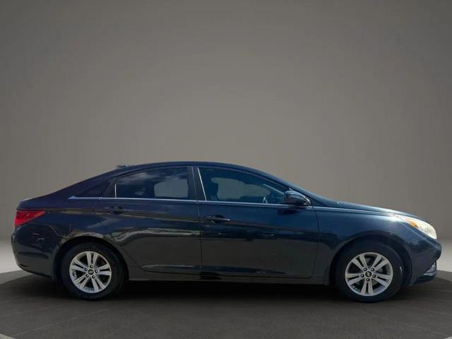 Photo of 2013 Blue Hyundai SONATA