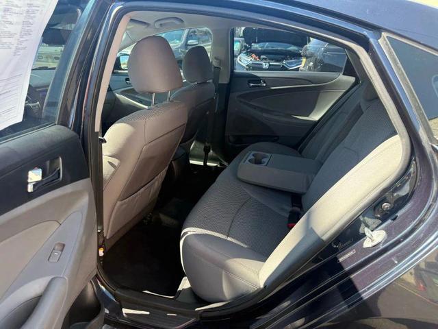 Photo of 2013 Blue Hyundai SONATA