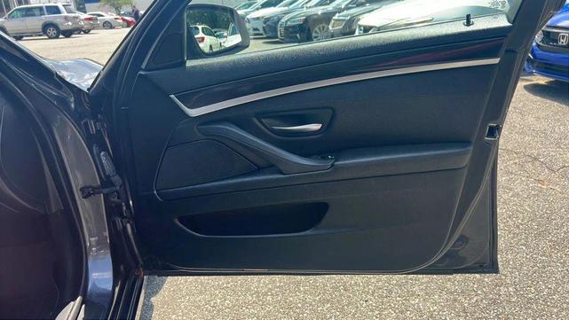 Photo of 2014 Gray BMW 535