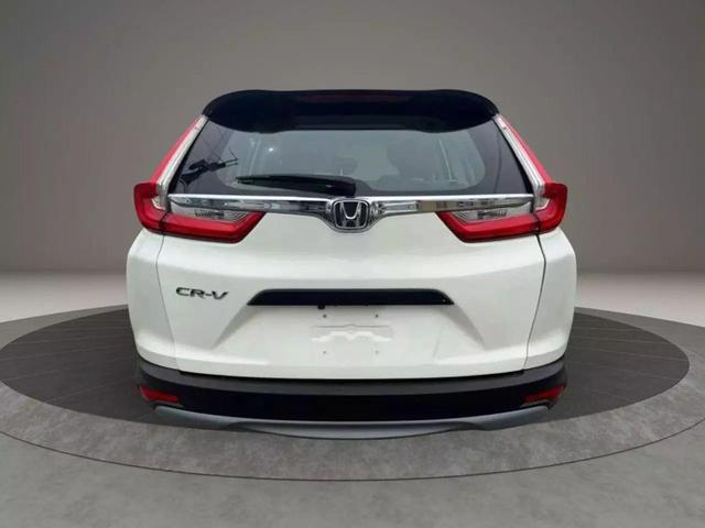 Photo of 2017 White Diamond Pearl Honda CR-V