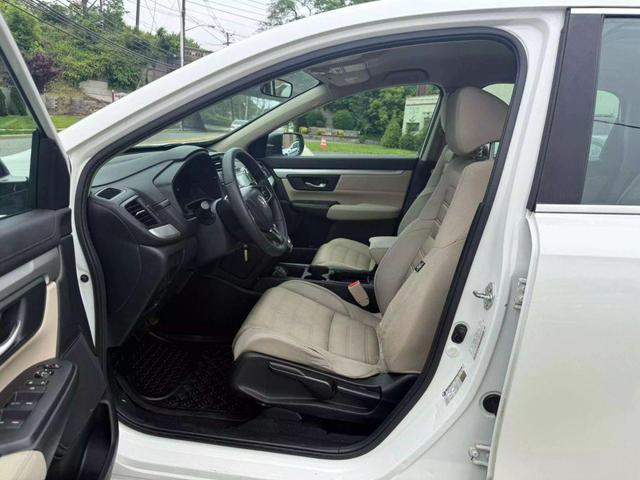 Photo of 2017 White Diamond Pearl Honda CR-V