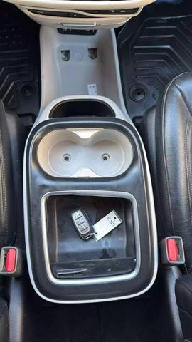 Photo of 2018 Billet Silver Metallic Clearcoat Chrysler Pacifica
