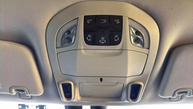 Photo of 2018 Billet Silver Metallic Clearcoat Chrysler Pacifica