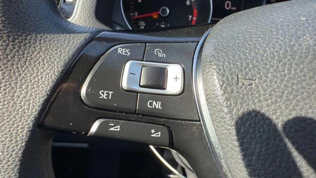 Photo of 2017 Pure White Volkswagen Passat