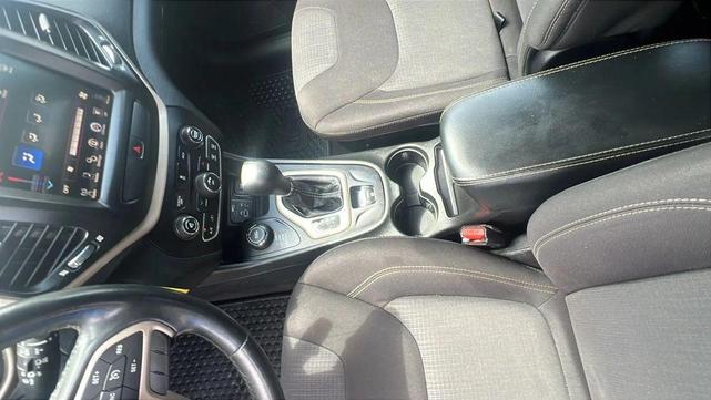 Photo of 2015 White Exterior Jeep Cherokee