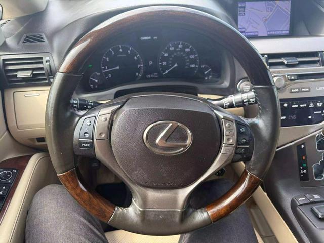Photo of 2015 Ultra White Lexus RX 350