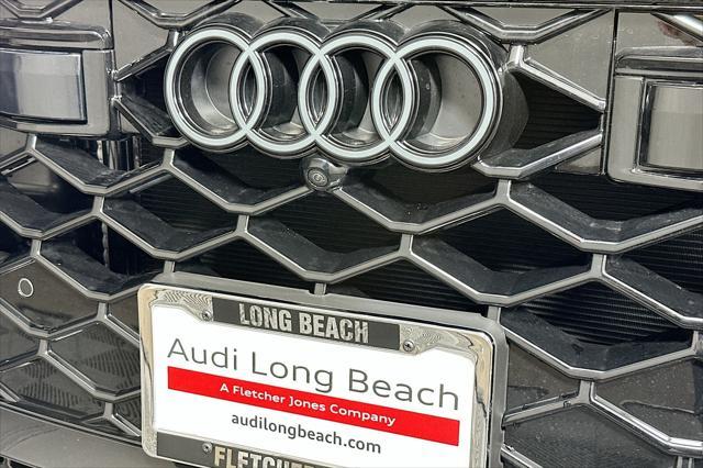 Photo of 2025 Daytona Gray Pearl Effect Audi RS Q8