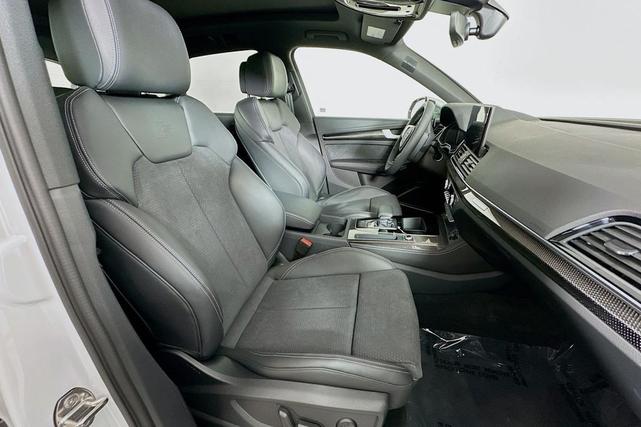Photo of 2025 Glacier White Metallic Audi SQ5