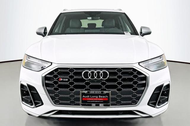 Photo of 2025 Glacier White Metallic Audi SQ5