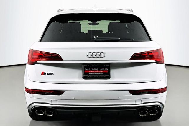 Photo of 2025 Glacier White Metallic Audi SQ5