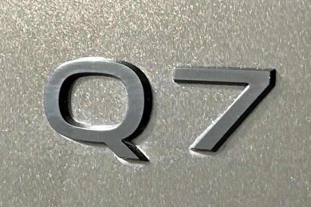 Photo of 2025 Tamarind Brown Metallic Audi Q7