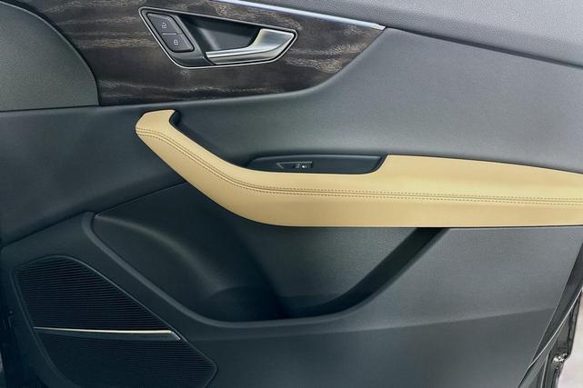 Photo of 2025 Tamarind Brown Metallic Audi Q7