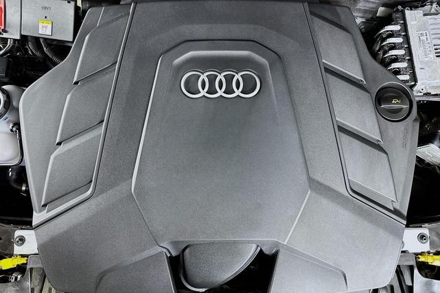 Photo of 2025 Tamarind Brown Metallic Audi Q7
