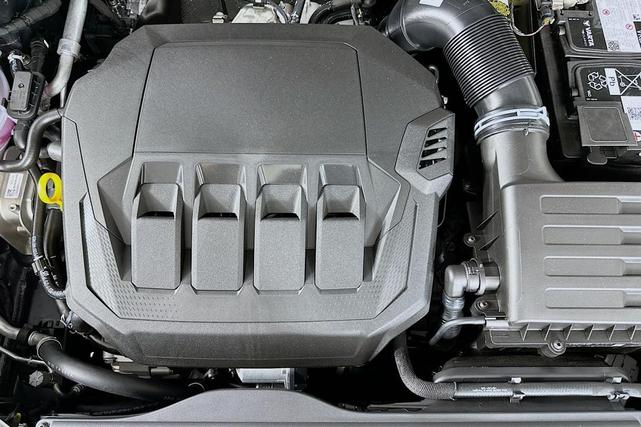 Photo of 2025 Chronos Gray Metallic Audi Q3