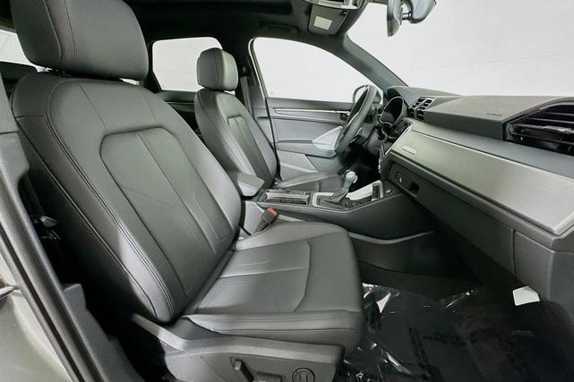 Photo of 2025 Chronos Gray Metallic Audi Q3