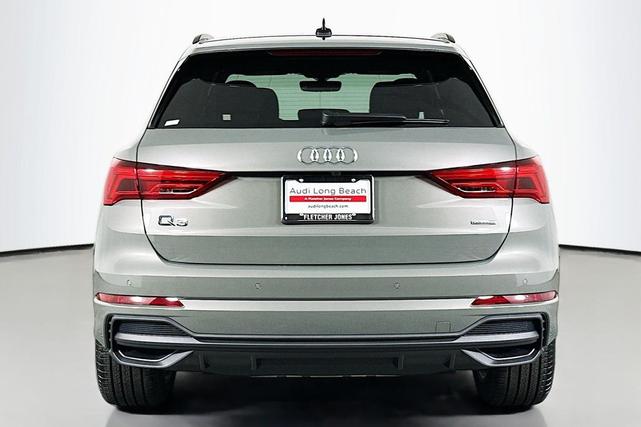 Photo of 2025 Chronos Gray Metallic Audi Q3