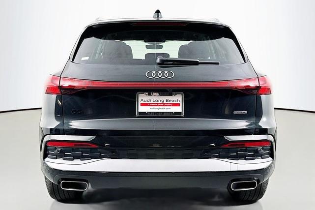 Photo of 2025 Mythos Black Metallic Audi Q5