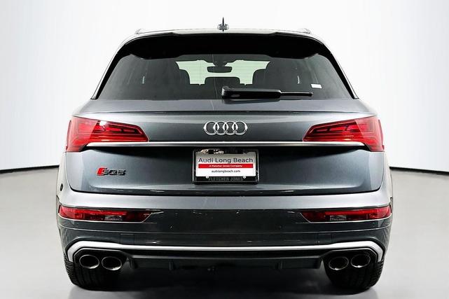 Photo of 2022 Daytona Gray Pearl Effect Audi SQ5