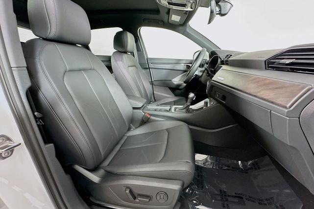 Photo of 2025 Arkona White Audi Q3