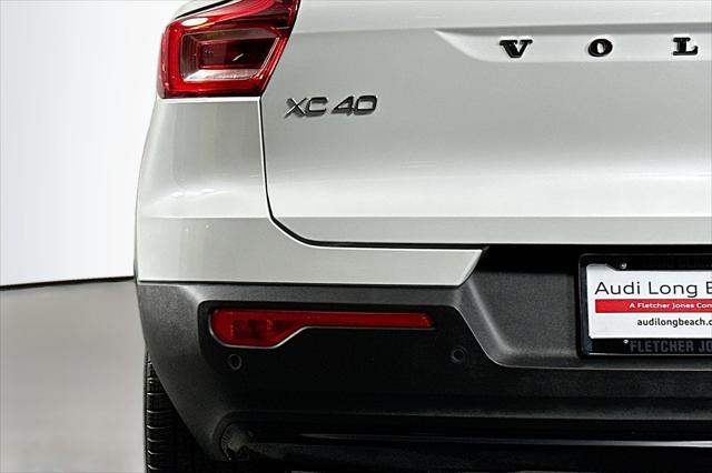 Photo of 2025 Crystal White Pearl Volvo XC40