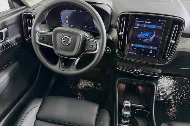 Photo of 2025 Crystal White Pearl Volvo XC40