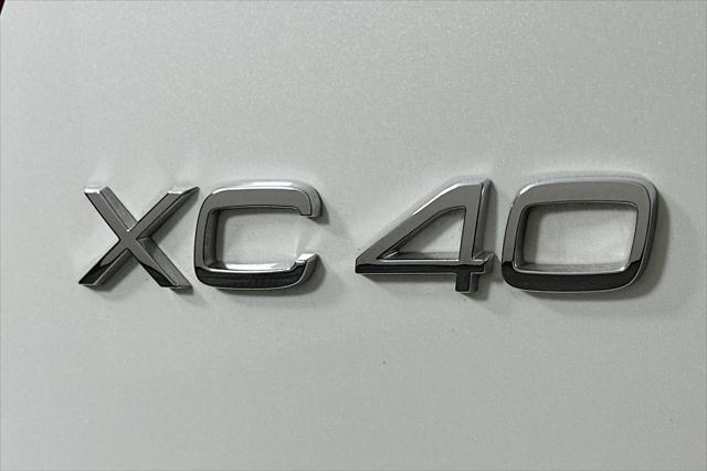 Photo of 2025 Crystal White Pearl Volvo XC40
