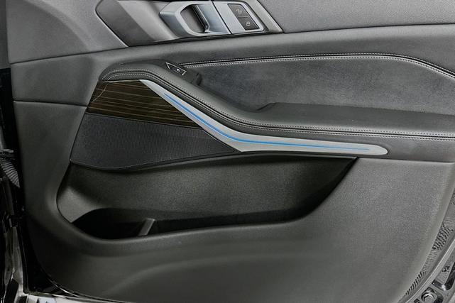 Photo of 2023 Jet Black BMW X5 PHEV