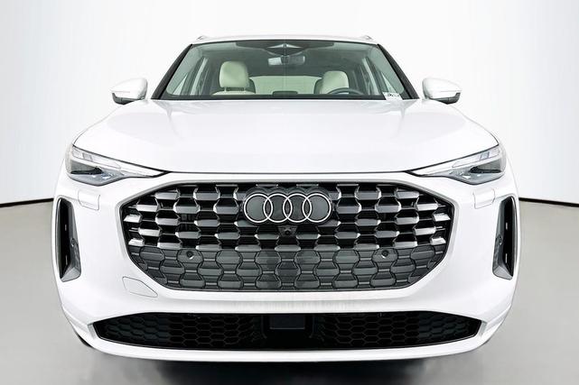 Photo of 2025 Glacier White Metallic Audi Q5