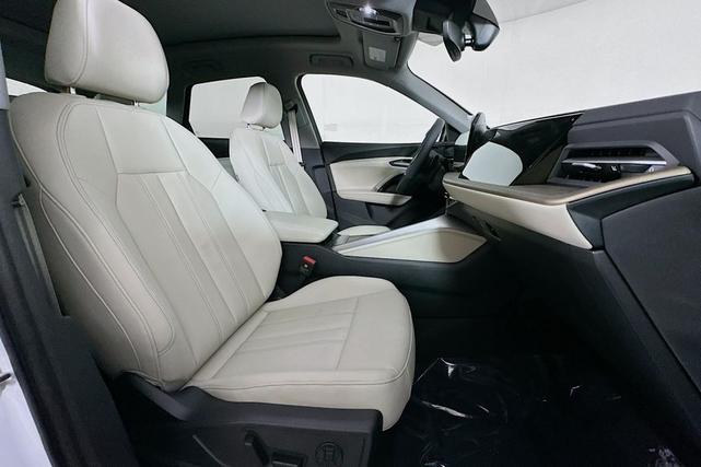 Photo of 2025 Glacier White Metallic Audi Q5