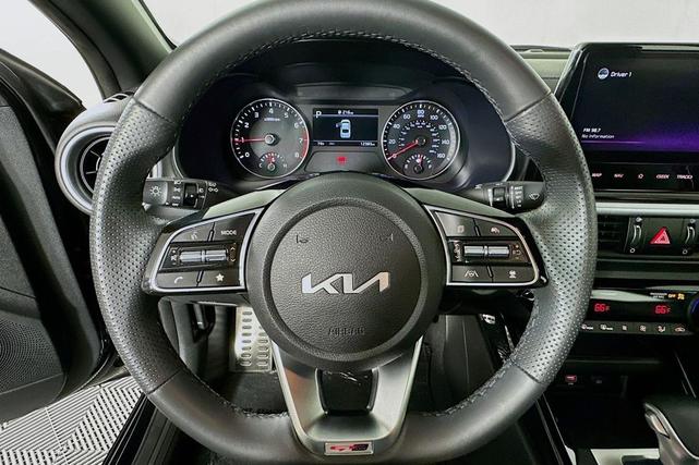 Photo of 2022 Aurora Black Kia Forte