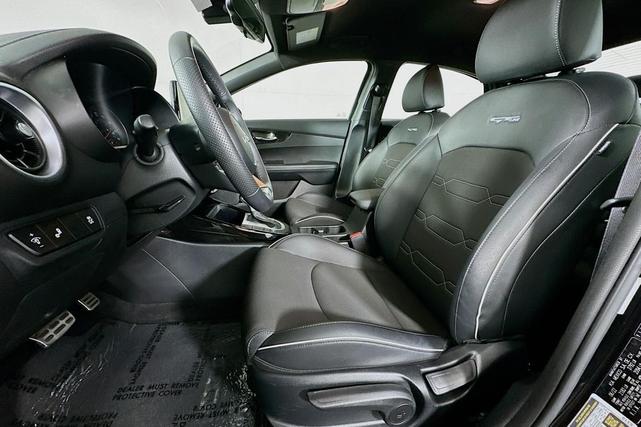 Photo of 2022 Aurora Black Kia Forte